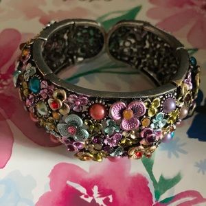 A bracket with multicoloured flowers